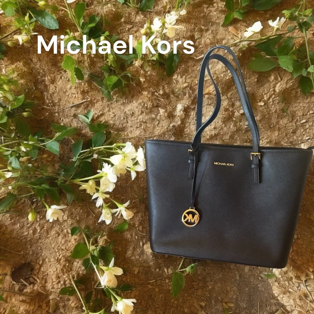 Michael Kors Large Leather Tote Like New Condition_4